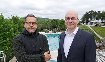 Terrassenschwimmbad