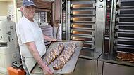 Werner Schrüfer in seiner Bäckerei Pfister in Forchheim: Zum Osterfest gehören natürlich auch leckere Süßwaren wie Osterbrot oder ein Nusszopf.Forchheim & Fränkische Schweiz Werner Schrüfer in seiner Bäckerei Pfister in Forchheim: Zum Osterfest gehören natürlich auch leckere Süßwaren wie Osterbrot oder ein Nusszopf.Forchheim & Fränkische Schweiz