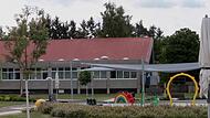Das Hofheimer Freibad hat sich längst verändert. Die Außenanlagen  zeigen ein anderes Bild. Und weitere Veränderung kommt, denn gebaut werden auch ein Planschbecken und Sommerumkleiden sowie ein Bistrobereich.