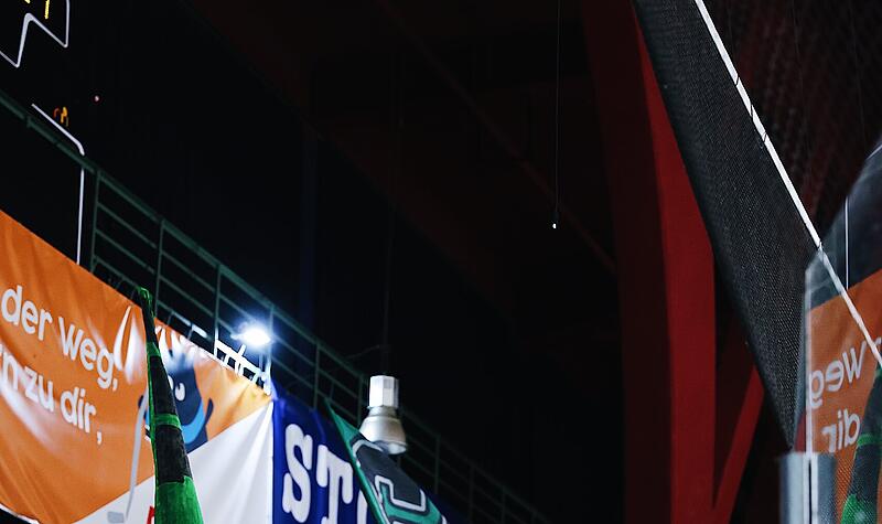 H&ouml;chstadts Fans sorgten beim Play-off-Auftakt in Leipzig f&uuml;r m&auml;chtig Stimmung im Eiszirkus.