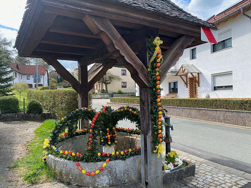 Osterbrunnen B&auml;rnfelsOsterbrunnen Fr&auml;nkische Schweiz 2025 Teil 2