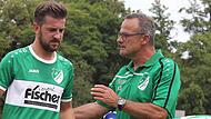 Noch haben Trainer Armin Eck (rechts) und der SV Friesen das Saisonziel Aufstiegs-Play-offs nicht aus den Augen verloren.