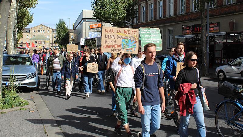 Fridays for Future in Bamberg bei einem globalen Klimastreik. Die Ortsgruppe ist seit f&uuml;nf Jahren aktiv.