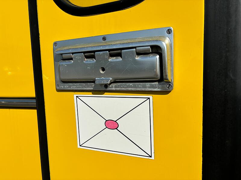 Nur echt mit Briefschlitz: Bei den Bussen der Deutschen Bundespost konnte man fr&uuml;her auch seine Briefe aufgeben.