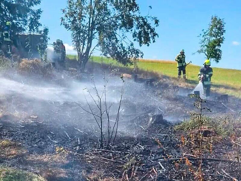 Ha&szlig;lach bei Teuschnitz: Fl&auml;chenbrand zwingt Anwohner aus ihren H&auml;usern