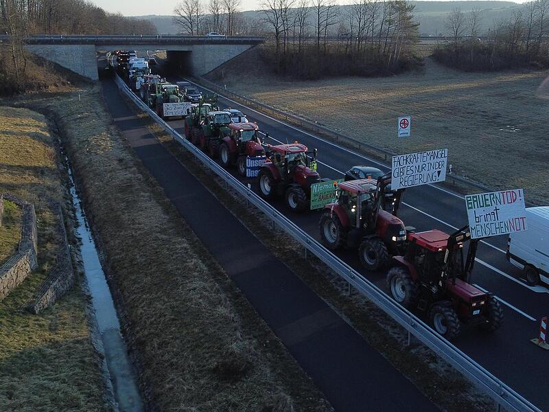 Demonstrationen gab es auch wieder an der Autobahn-Auffahrt Oberthulba.
