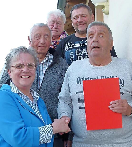 Vorsitzende Cornelia Wehner, Altbürgermeister Heinz Burges, die stellvertretenden Vorsitzenden Christa Müller und Stefan Schieber sowie Volker Rauh. Vorsitzende Cornelia Wehner, Altbürgermeister Heinz Burges, die stellvertretenden Vorsitzenden Christa Müller und Stefan Schieber sowie Volker Rauh.