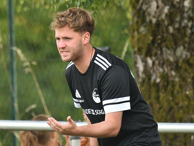 Lars Teuchert hat mit seinem FC Coburg II den ersten Heimsieg in der Bezirksliga Oberfranken West eingefahren.