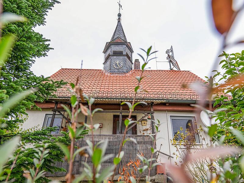 In Wüstenwelsberg machten sich die Mitglieder des Haupt-, Bau- und Umweltausschusses ein Bild vom ehemaligen Gemeindehaus.