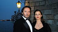 Uwe Kockisch als Commissario Guido Brunetti und Julia Jäger als Paola in einer Szene aus „Venezianisches Finale“ aus dem Jahr 2002.