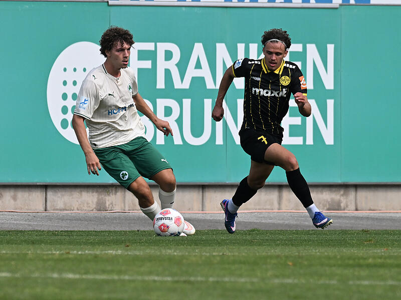 Sport Fu&szlig;ball Saison 2026 / 2027 Regionalliga Bayern 02. Spieltag Samstag 01.08.2026 Spielort Sportpark Ronhof  Thomas Sommer Laubenweg 60 F&uuml;rth Spielbeginn 16.00 h  SpVgg Greuther F&uuml;rth 2 gegen SpVgg Bayreuth Halbzeitergebnis 0:0 Endstand 0:2  Marlon