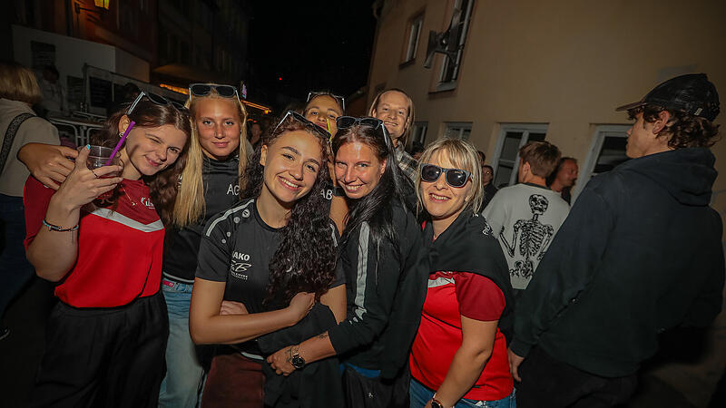 Endlich wieder Sandkerwa!Bamberger feiern auf der Sandkerwa