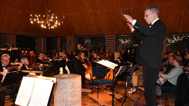 Bereits seit zw&ouml;lf Jahren leitet Thomas Gr&uuml;nke das Kulmbacher Kammerorchester.