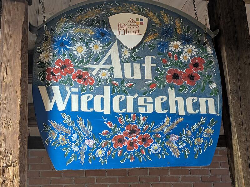 Von B&auml;rbel Will aus M&uuml;nnerstadt wurden die beiden bildnerischen Ansichten geschaffen.