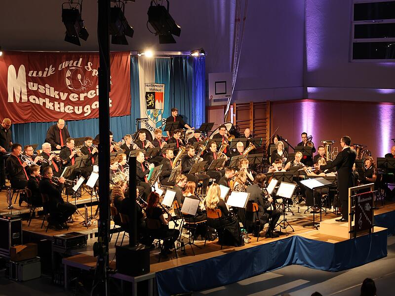 Beim Josefskonzert beeindruckte der Musikverein Marktleugast. Das Konzert zog Besucher aus dem gesamten Landkreis Kulmbach an.