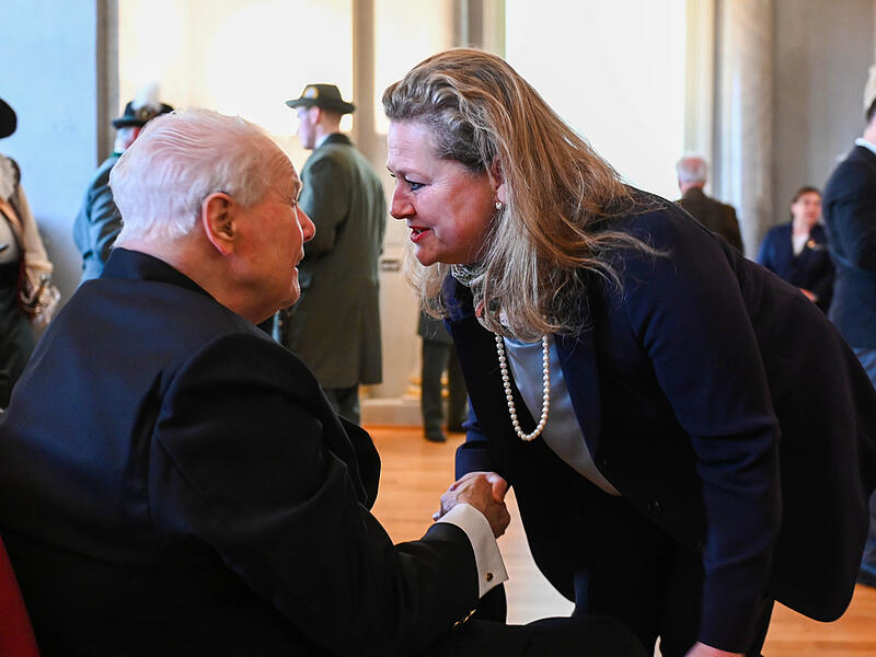 Gro&szlig;er Empfang in Coburg: Mehr als 200 geladene G&auml;ste gratulierten Andreas Prinz von Sachsen-Coburg und Gotha zum 80. Geburtstag.
