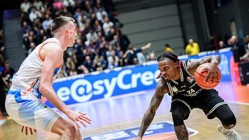 Zwei starke Scorer unter sich: Der Bamberger Aufbauspieler Cobe Williams (14,8 Punkte im Schnitt) gegen Jenas Joe Wieskamp (15,0).