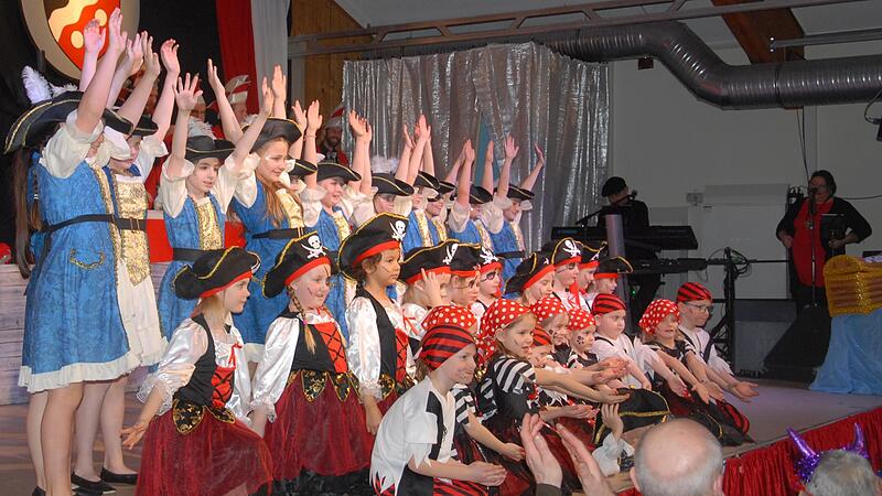 Viel Applaus ernteten die J&uuml;ngsten der Bobberlie f&uuml;r ihren Auftritt.