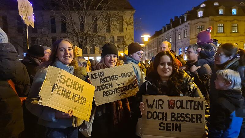 Zahlreiche Menschen demonstrierten in Erlangen gegen Rechts