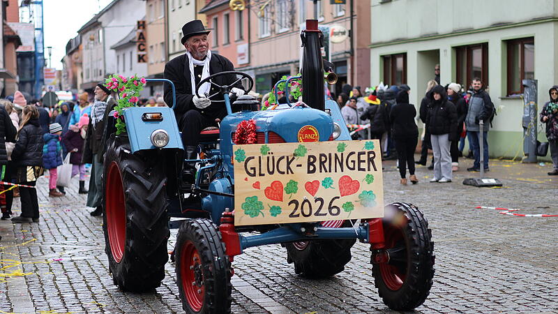 Wettertechnisch hatten die H&ouml;chstadter f&uuml;r ihren Faschingsumzug zwar nicht allzu viel Gl&uuml;ck, einen Gl&uuml;ck-Bringer hatten sie trotzdem dabei.