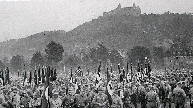 1932 feierten die Nationalsozialisten den zehnten Jahrestag des &bdquo;Zug nach Coburg&ldquo; im VfB-Stadion.