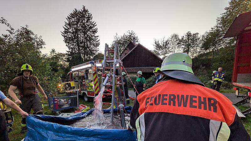 Feuerwehr&uuml;bung am W&uuml;rzburger HausFeuerwehr&uuml;bung am W&uuml;rzburger Haus