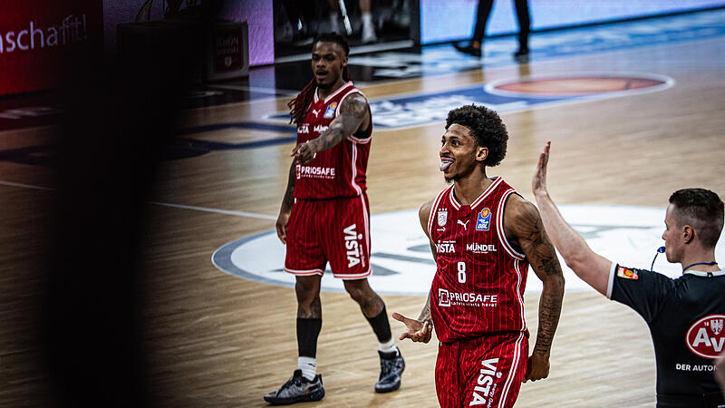 Demarcus Demonia zelebriert seine K&ouml;rbe regelm&auml;&szlig;ig mit ausdrucksstarken Jubelposen.