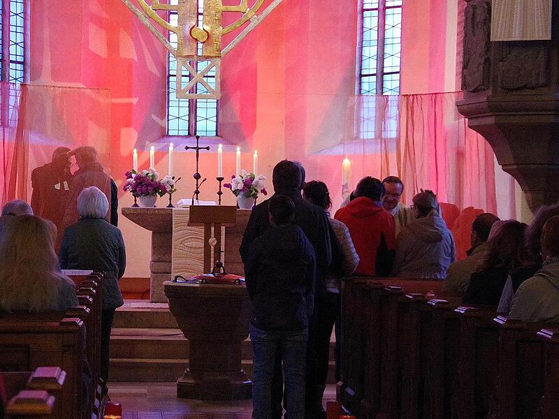 Taiz&eacute;-Segnungsgottesdienst, gestaltet vom &Ouml;kumene-Team und dem Projektchor.