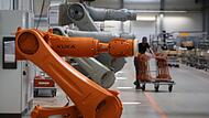 Produktion beim Roboterhersteller Kuka Produktion beim Roboterhersteller Kuka