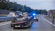 Die Freundin des Geschädigten wurde bei der Verfolgung des Verursachers selbst in einen Unfall verwickelt.Forchheim & Fränkische Schweiz Die Freundin des Geschädigten wurde bei der Verfolgung des Verursachers selbst in einen Unfall verwickelt.Forchheim & Fränkische Schweiz