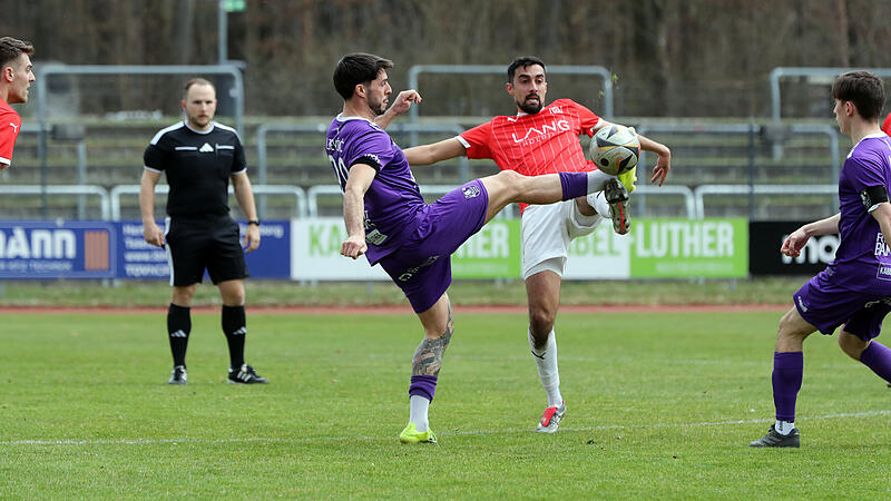 FC Eintracht Bamberg schlägt FSV Stadeln mit 2:0 Luca Ljevsic (links) ebnete dem FC Eintracht gegen den FSV Stadeln um Salim Ahmed den Weg zum Heimsieg.