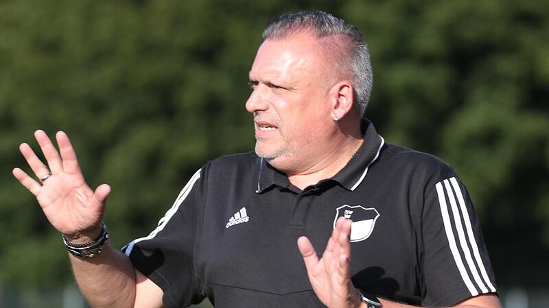 Seit der Saison 2016/17 beim SV Weichendorf: Trainer Manni Drozd bestreitet mit dem Kreisliga-Aufsteiger am Freitag um 18.30 Uhr das Eröffnungsspiel bei der DJK Teuchatz.