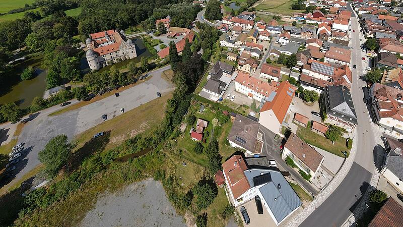 Das Bild zeigt auf der linken Seite das Areal, das bei der Neugestaltung der Fischer-Brache im Fokus steht.