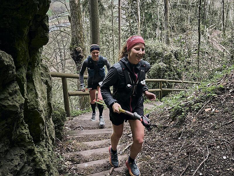 &Uuml;ber 1500 Treppenstufen m&uuml;ssen die L&auml;uferinnen und L&auml;ufer beim Ultratrail bew&auml;ltigen. Insgsamt sind es 2760 H&ouml;henmeter.Forchheim & Fr&auml;nkische Schweiz