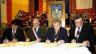 Auch für Gerlinde Konrad war es als ein besonderes Ereignis, als sie während ihrer Amtszeit an der Unterzeichnung der Städtepartnerschaftsurkunde mit der französischen Stadt Quéven teilnehmen durfte.