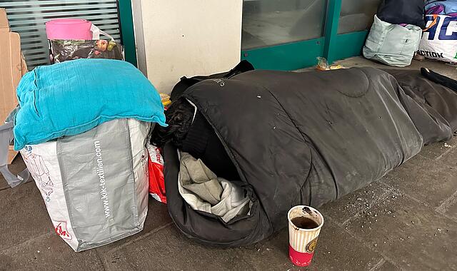 Obdachlose Frau in Hornthalstraße