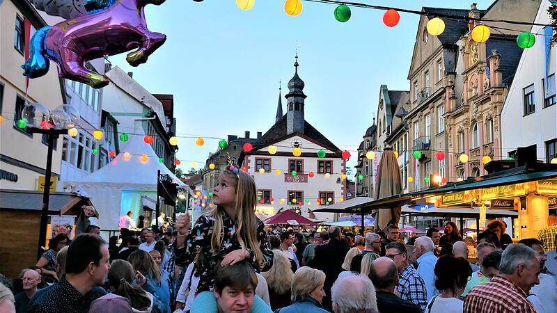 Gro&szlig;es Gedr&auml;nge herrschte am Marktplatz.
