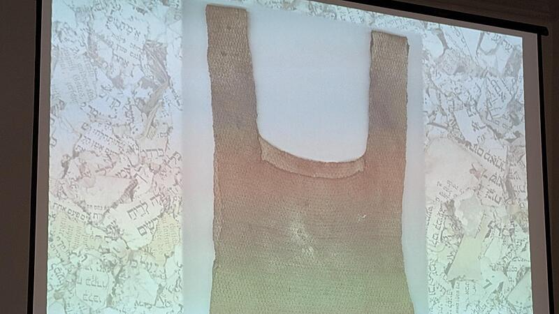 „Tallit Katan" ein Kleidungsstück „Tallit Katan" ein Kleidungsstück