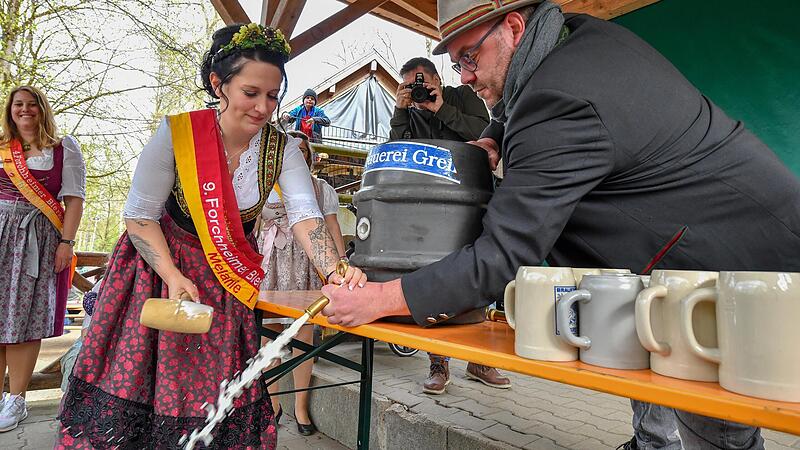 Forchheims ehemalige Bierkönigin Melanie StreitForchheim & Fränkische Schweiz Forchheims ehemalige Bierkönigin und leidenschaftliche Beerfluencerin Melanie Streit bewirbt sich auf das Amt der Bayerischen Bierkönigin.