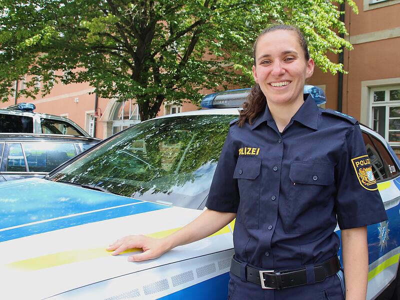 Die 31-j&auml;hrige Nora Seifert ist Polizeiobermeisterin. In ihrer Freizeit tanzt sie &ndash; auch beim Coburger Samba-Festival.