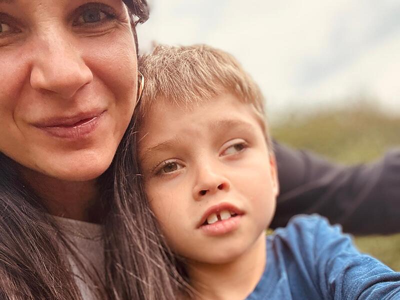 Linas mit seiner Mutter Sarah