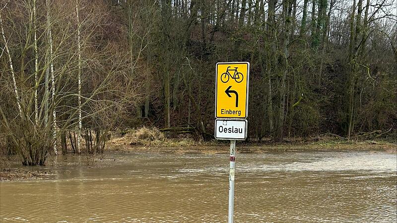 Radfahren war im Schlossgrund an Weihnachten nicht m&ouml;glich &ndash; aber vielleicht h&auml;tte der Wegweiser einem Paddler etwas genutzt.