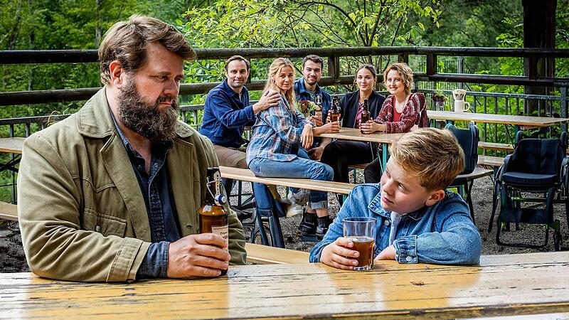 Bamberg-Kommissar Behringer (Antoine Monot) trinkt in der Serie gerne Rauchbier. Bamberg-Kommissar Behringer (Antoine Monot) trinkt in der Serie gerne Rauchbier.