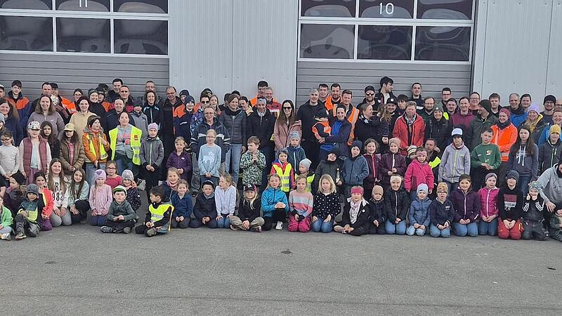 Die Helferinnen und Helfer bei der Säuberungsaktion. Die Helferinnen und Helfer bei der Säuberungsaktion.