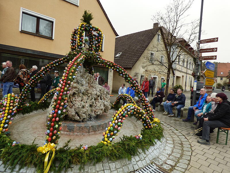 Osterbrunnen WaischenfeldForchheim & Fr&auml;nkische Schweiz