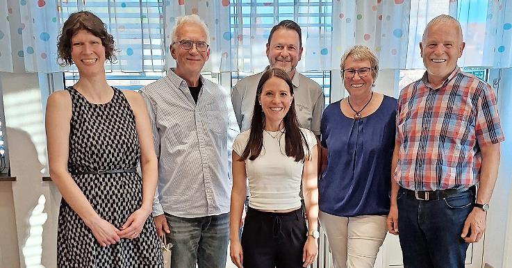 Das neue Vorstandsteam (von links): Lara Kuhlmey, Hartmut Hessel, Maren Grom, Reinhold Reiher, Birgit Eber, Harry Koch, nicht im Bild Roswitha Waldner. Das neue Vorstandsteam (von links): Lara Kuhlmey, Hartmut Hessel, Maren Grom, Reinhold Reiher, Birgit Eber, Harry Koch, nicht im Bild Roswitha Waldner.