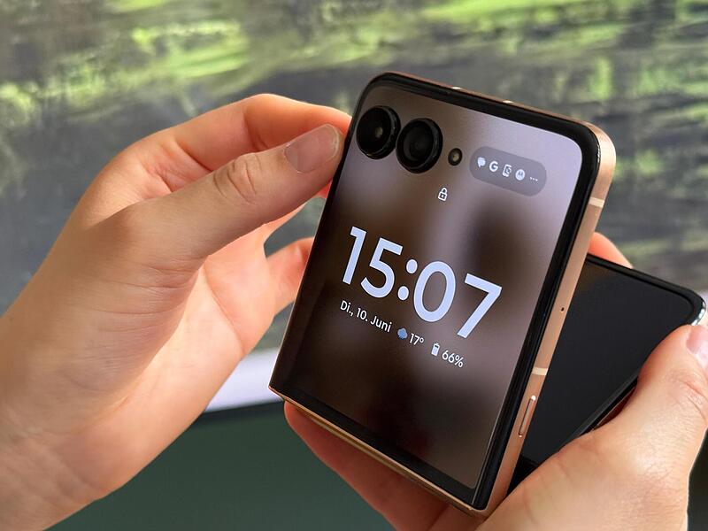 Das Motorola  Razr 60 Ultra ist eines dieser Klapp-Smartphones.