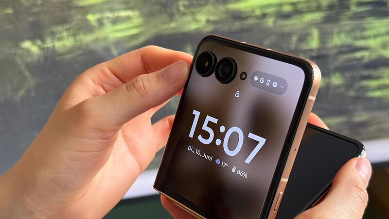Das Motorola  Razr 60 Ultra ist eines dieser Klapp-Smartphones.