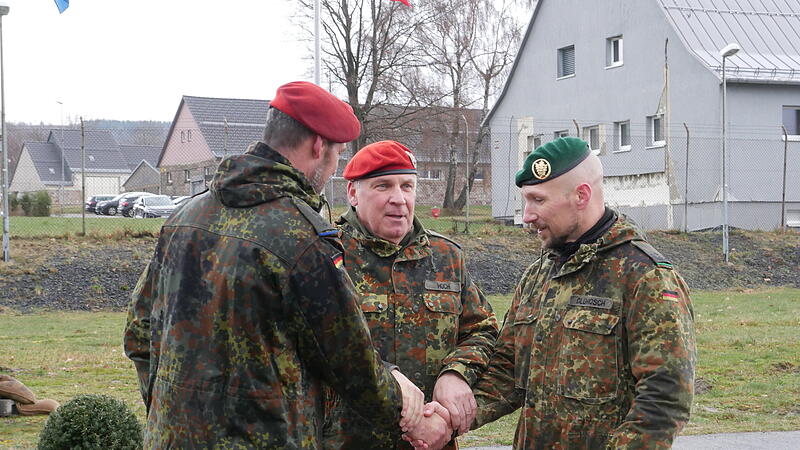 &Uuml;bergabe der Truppen&uuml;bungsplatzkommandantur Wildflecken von Hauptmann Enrico Langh&auml;rig an Oberstleutnant Pascal Dluhosch.