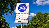 Gute Nachricht für Forchheims Rad-Enthusiasten: Ab Frühjahr 2026 wird es in der Königsstadt eine erste Fahrradstraße geben. Was das bedeutet und warum vor allem Schüler profitieren sollen.